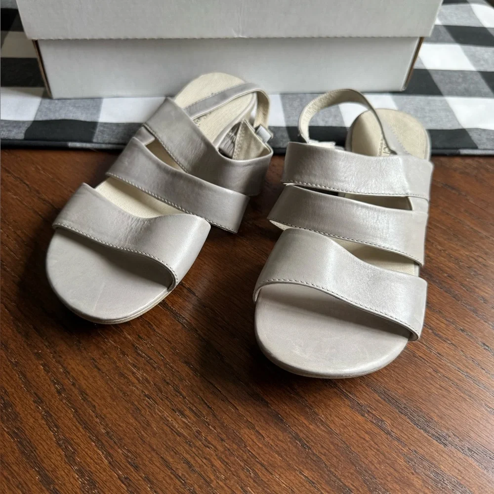 JOSEF SEIBEL‎ Fabia Light Gray Leather
